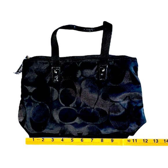 Coach • Black Handbag • Nylon Black Lining • Leather Handles - Picture 6 of 7